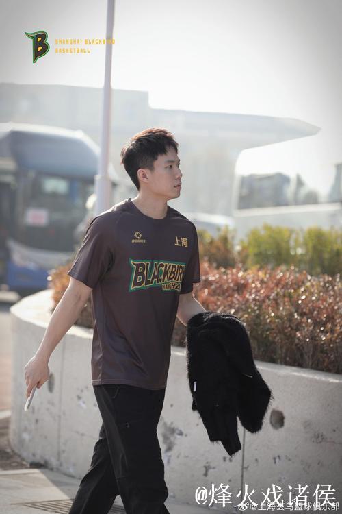 上海玄鸟队巡礼：赖益烨、汤杰等球员亮相NBL发布